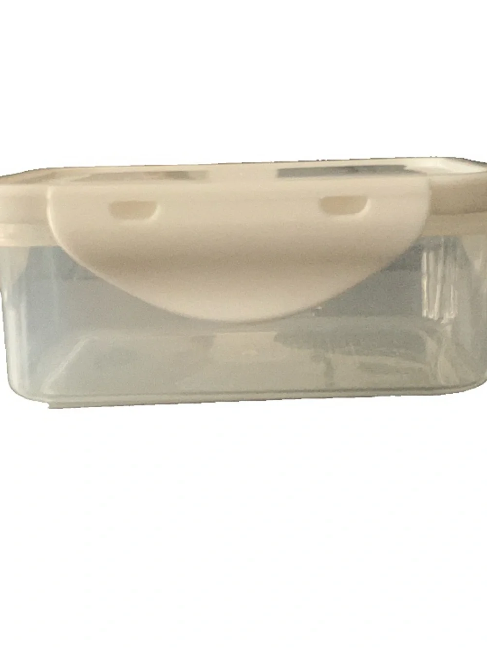 Pre Owned Nicole Miller New York BPA Free Small Storage Container